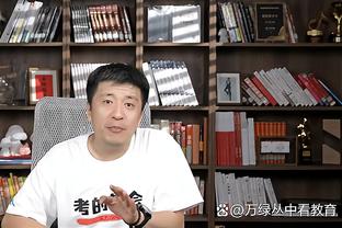 他来了！梅西受到新英格兰革命球迷热烈欢迎，微笑挥手回应